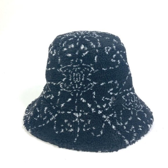 CHANEL hat CC Mark CC boa bucket hat hat fur / polyester Black/White - Picture 1 of 7